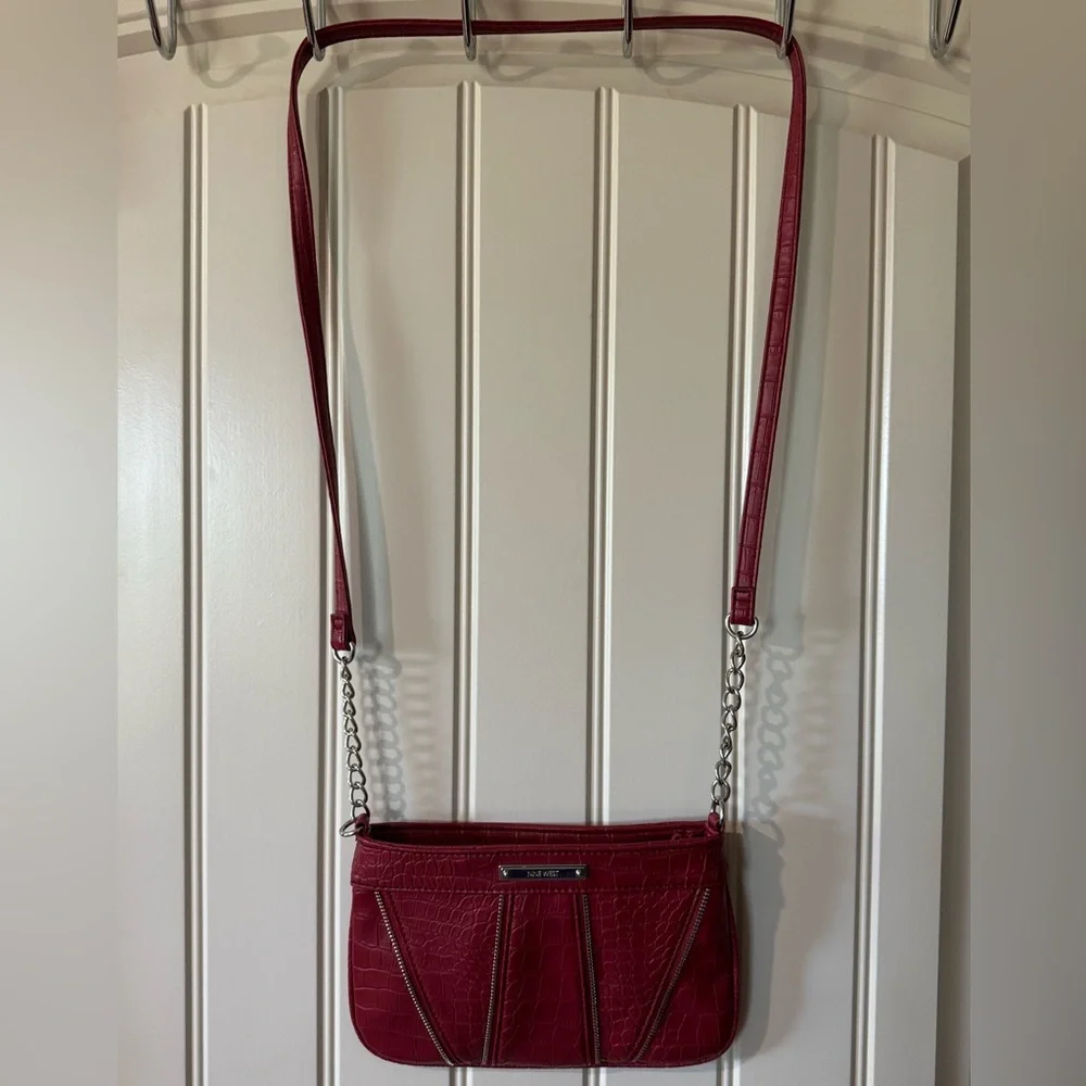 2/for $20 🪩 NINE WEST Red Croc Textured Crossbody, Chain Straps